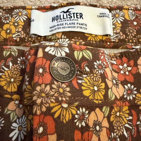 Hollister Brown Floral High-Rise Flare Pants NWT - Picture 3 of 6